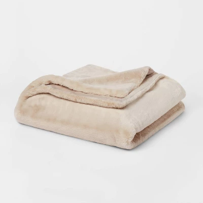 60"x80" Lush Faux Fur Bed Throw - Threshold™ 7 60"x80" Lush Faux Fur Bed Throw - Threshold™ - Image 5